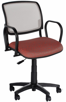 silla secretarial giratoria con respaldo tapizado en malla y descansa brazos fijos metálicos