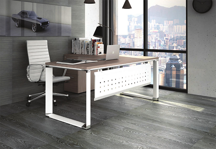 escritorio ejecutivo para oficina rectangular con estructura metalica blanca con detalles cromados y lateral con archivero