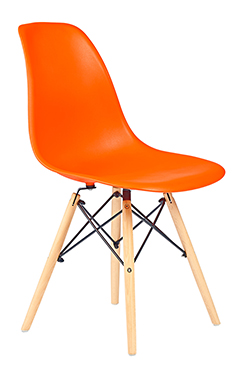 silla con patas de madera estilo eames color naranja
