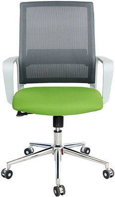 sillas operativas para oficina en color gris con respaldo tapizado en malla con soporte lumbar fijo y base metálica cromada con rodajas de nylon y descansa brazos fijos de polipropileno 
