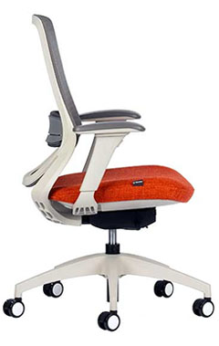 sillones semi ejecutivos para oficina reclinables en color blanco con descasa brazos ajustables y respaldo con soporte lumbar giratorio 360 grados